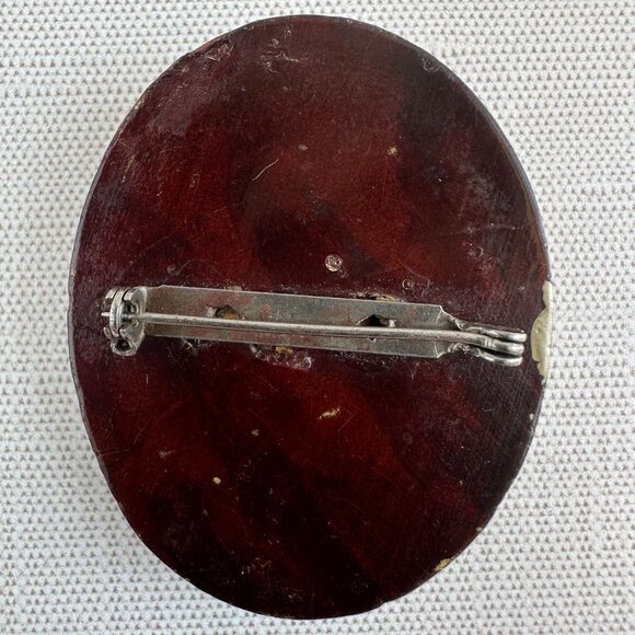 Vintage 1940s Wood & Molded Celluloid Cameo Brooch 2" X 1.5" Oval Pin - Picture 3 of 7